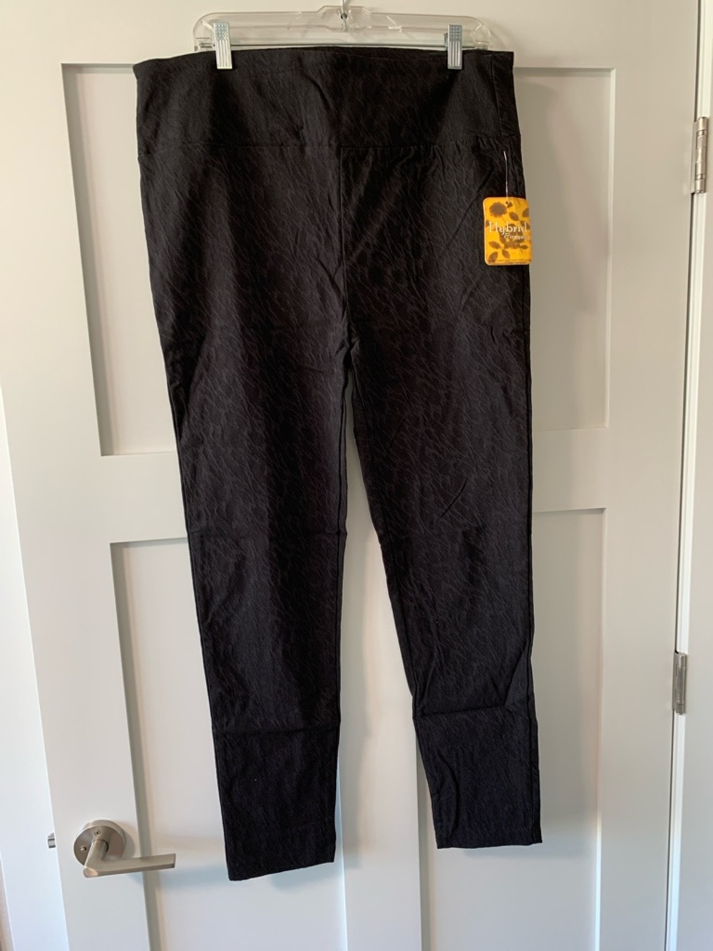 Hybrid & company Black Skinny Pants with Gold Label